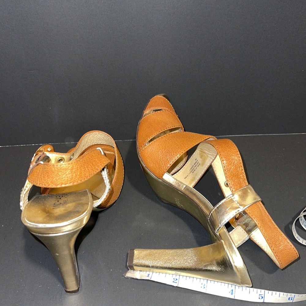 Michael kors heels - Picture 3 of 5